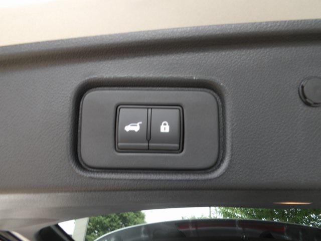 new 2025 Nissan Pathfinder car, priced at $38,276