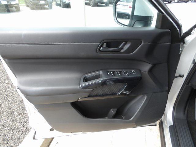 new 2025 Nissan Pathfinder car, priced at $38,276