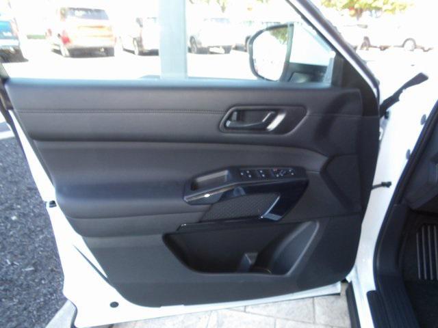 new 2025 Nissan Pathfinder car, priced at $38,715