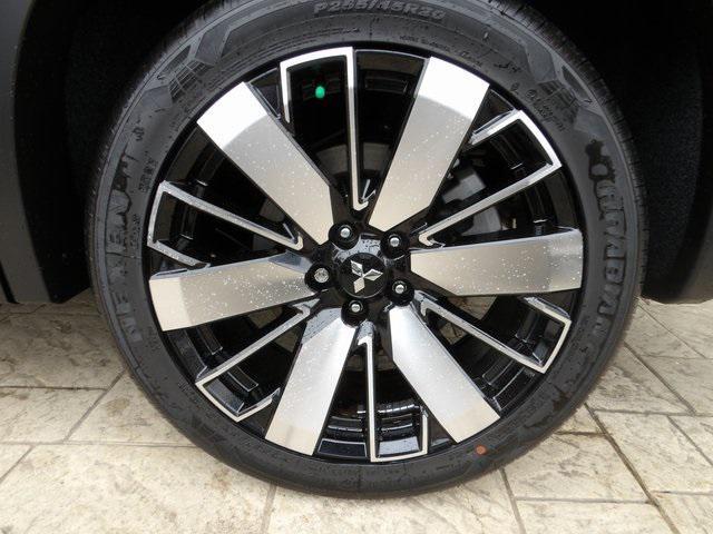 new 2025 Mitsubishi Outlander car, priced at $37,115