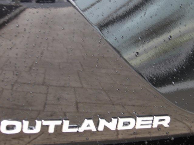 new 2025 Mitsubishi Outlander car, priced at $37,115