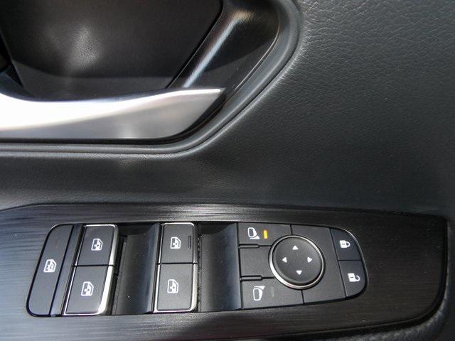 new 2025 Nissan Kicks car, priced at $29,967
