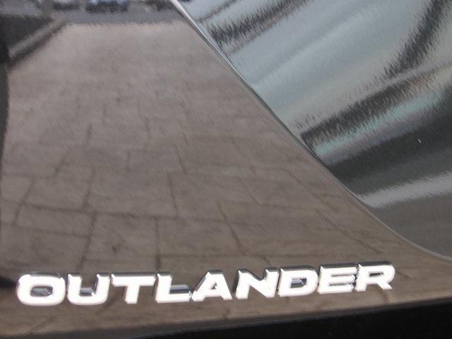 new 2025 Mitsubishi Outlander car, priced at $33,073