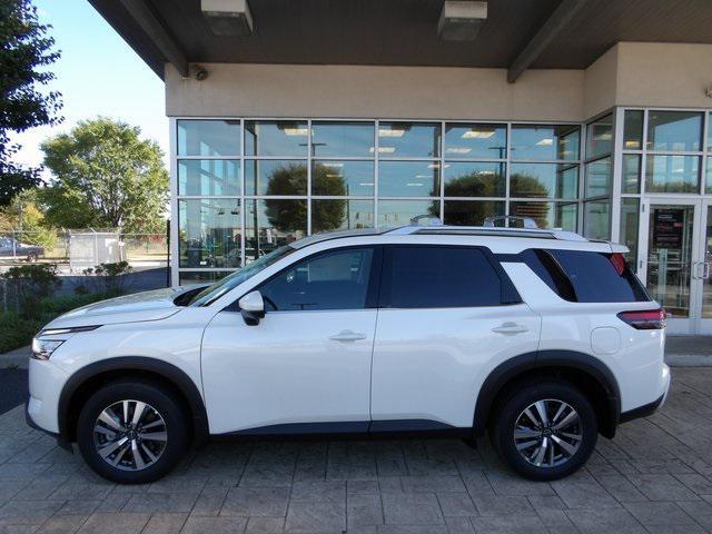 new 2024 Nissan Pathfinder car, priced at $40,985