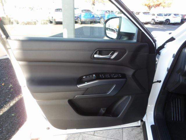 new 2025 Nissan Pathfinder car, priced at $41,491