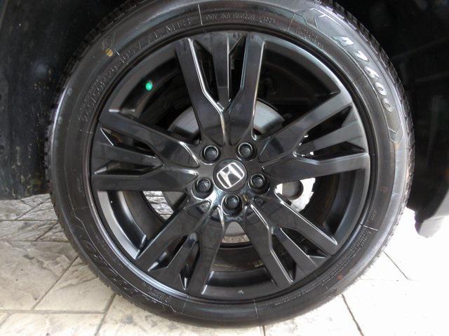 used 2022 Honda Pilot car, priced at $37,000