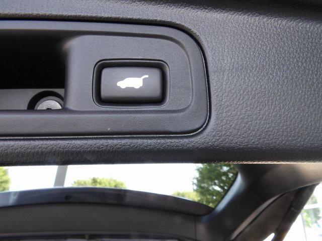 used 2022 Honda Pilot car, priced at $37,000