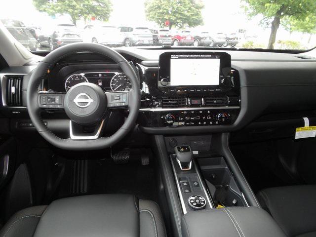 new 2025 Nissan Pathfinder car, priced at $45,603