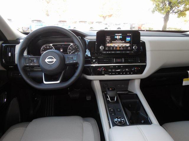 new 2025 Nissan Pathfinder car, priced at $38,276
