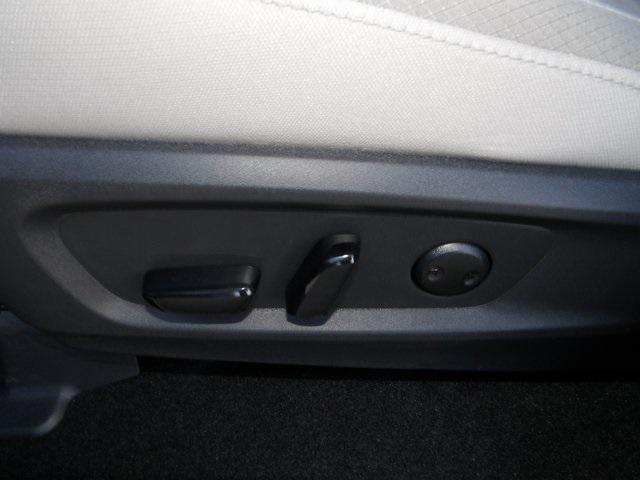 new 2025 Nissan Pathfinder car, priced at $38,276