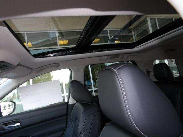new 2025 Nissan Pathfinder car, priced at $45,485