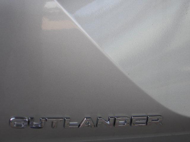 new 2025 Mitsubishi Outlander car, priced at $34,335