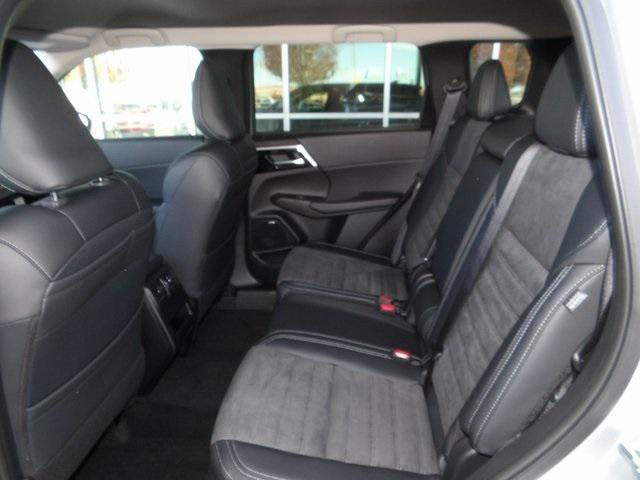 new 2025 Mitsubishi Outlander car, priced at $34,335