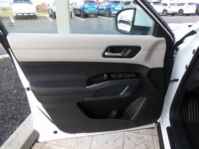 new 2025 Nissan Pathfinder car, priced at $39,509