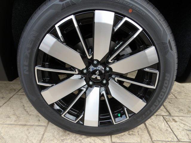 new 2025 Mitsubishi Outlander car, priced at $34,342