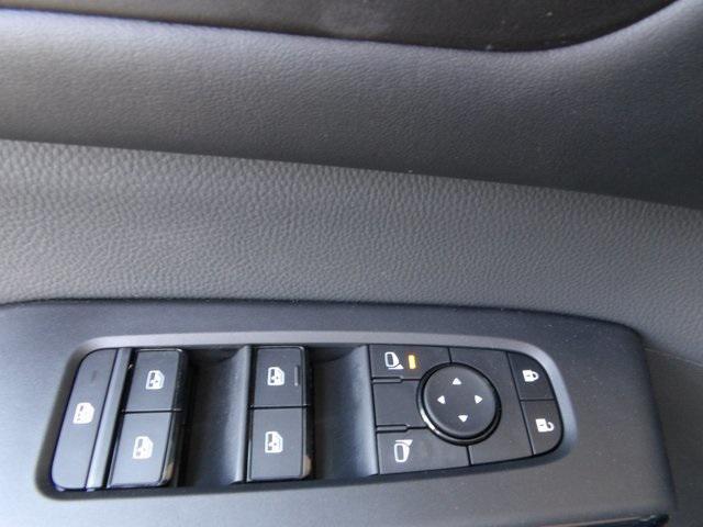 new 2025 Nissan Pathfinder car, priced at $38,276