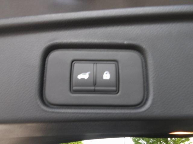 new 2025 Nissan Pathfinder car, priced at $38,276