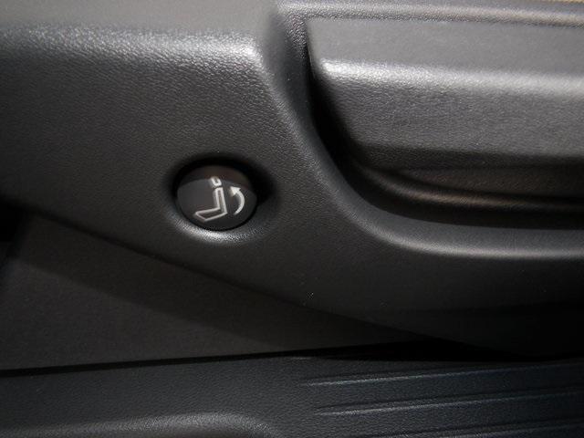 new 2025 Nissan Pathfinder car, priced at $38,276