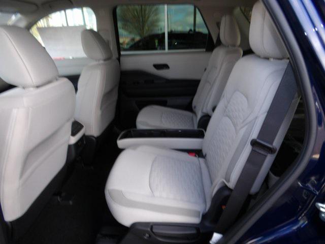 new 2025 Nissan Pathfinder car, priced at $38,276