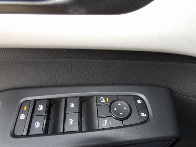 new 2025 Nissan Pathfinder car, priced at $38,276