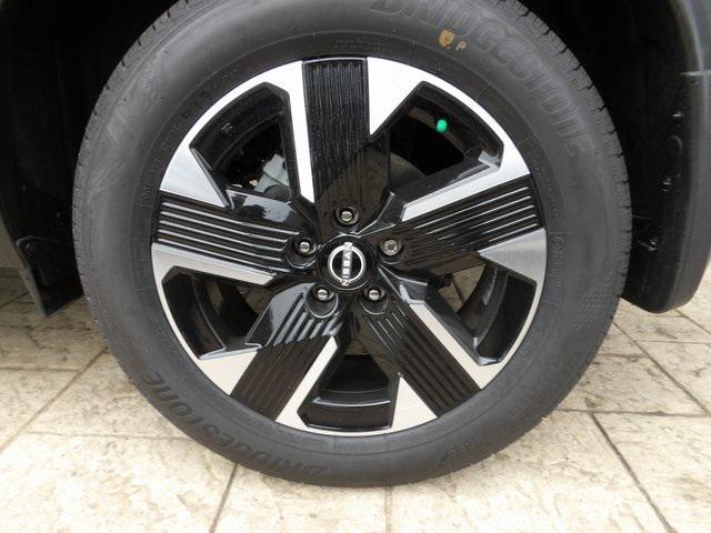 new 2025 Nissan Kicks car, priced at $26,989