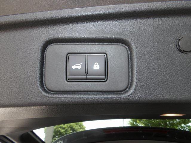 new 2025 Nissan Pathfinder car, priced at $40,558