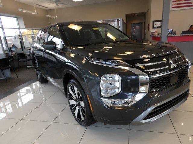 new 2025 Mitsubishi Outlander car, priced at $37,242