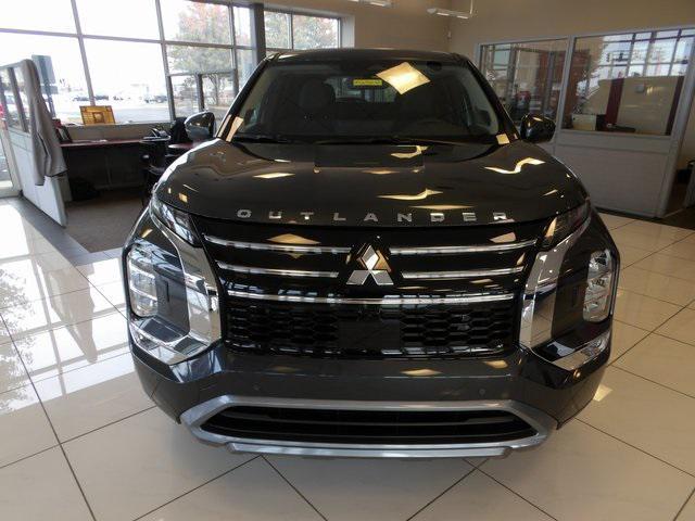 new 2025 Mitsubishi Outlander car, priced at $37,242