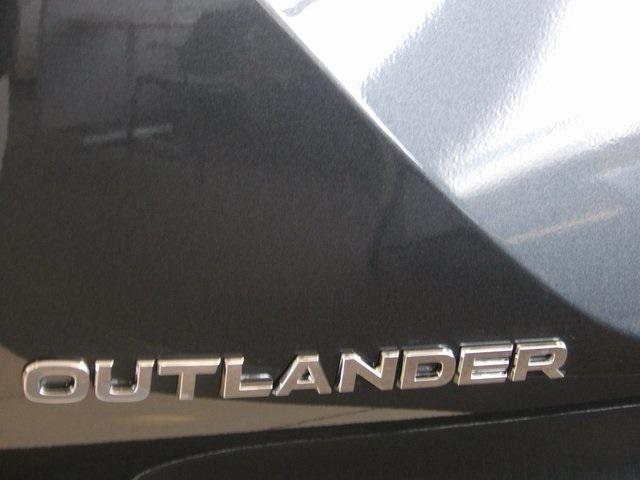 new 2025 Mitsubishi Outlander car, priced at $37,242
