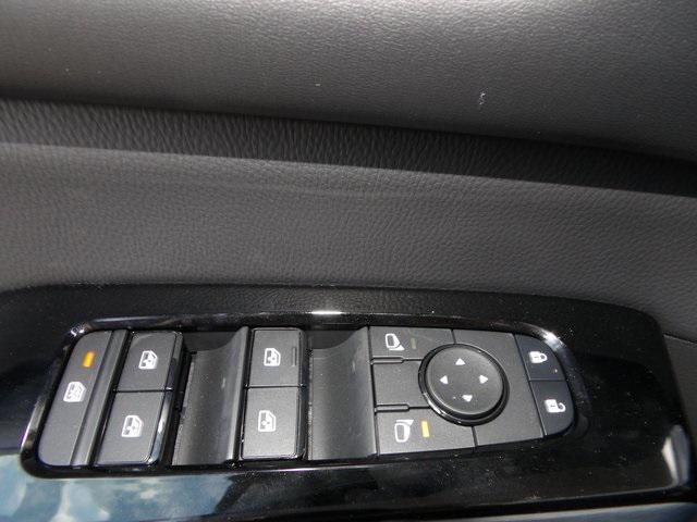 new 2025 Nissan Pathfinder car, priced at $40,614