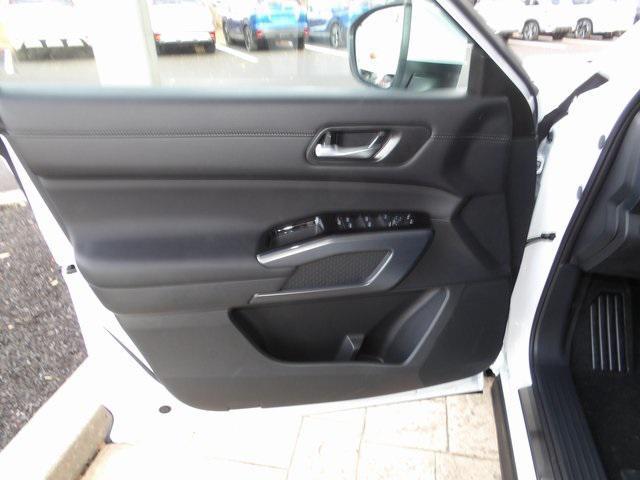 new 2025 Nissan Pathfinder car, priced at $40,614