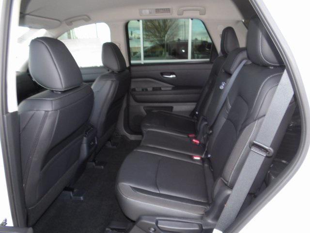 new 2025 Nissan Pathfinder car, priced at $40,614