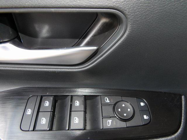 new 2025 Nissan Kicks car, priced at $26,359