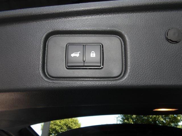 new 2025 Nissan Pathfinder car, priced at $36,975