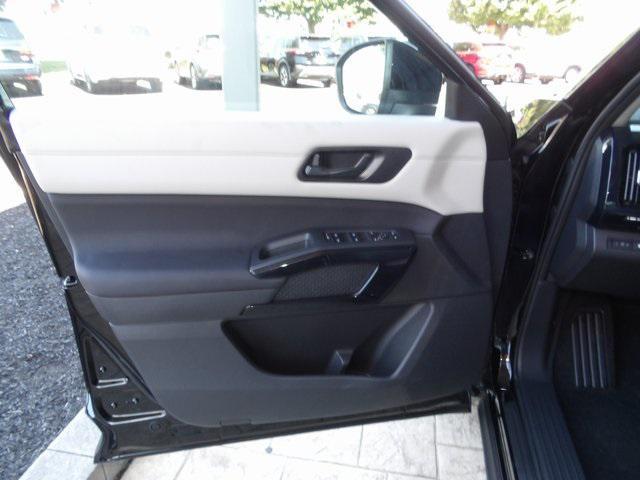 new 2025 Nissan Pathfinder car, priced at $36,975