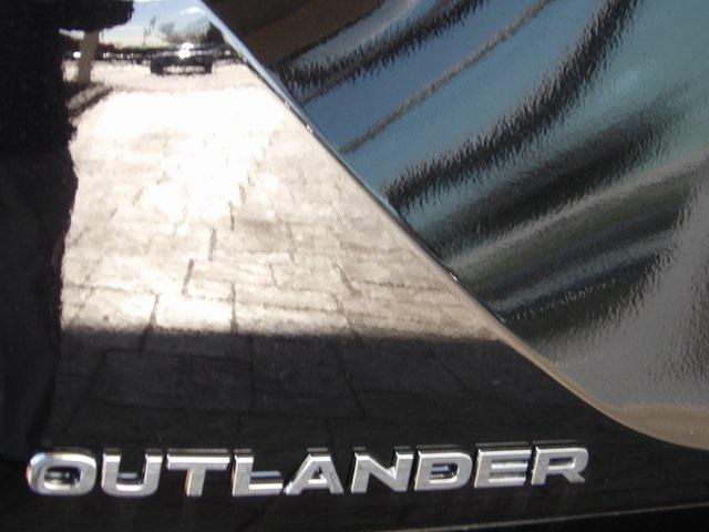 new 2025 Mitsubishi Outlander car, priced at $38,511