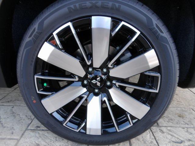 new 2025 Mitsubishi Outlander car, priced at $34,694