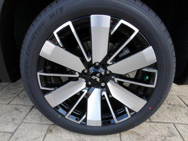 new 2025 Mitsubishi Outlander car, priced at $38,679