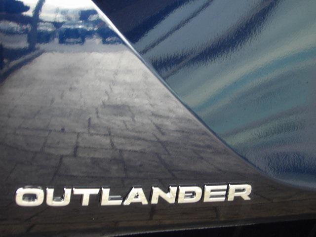 new 2025 Mitsubishi Outlander car, priced at $32,548