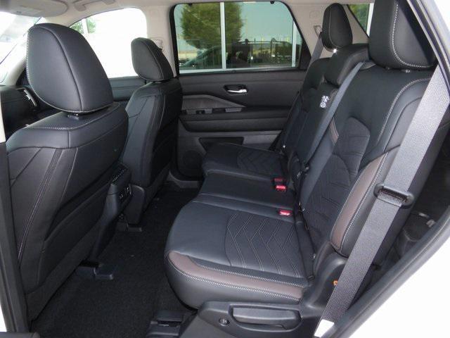 new 2025 Nissan Pathfinder car, priced at $50,208