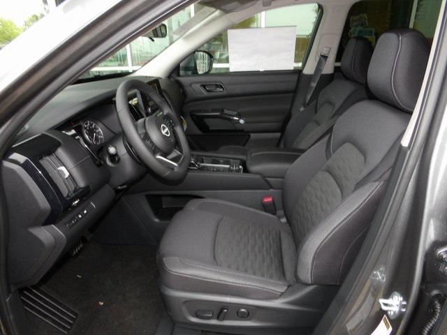 new 2025 Nissan Pathfinder car, priced at $38,276