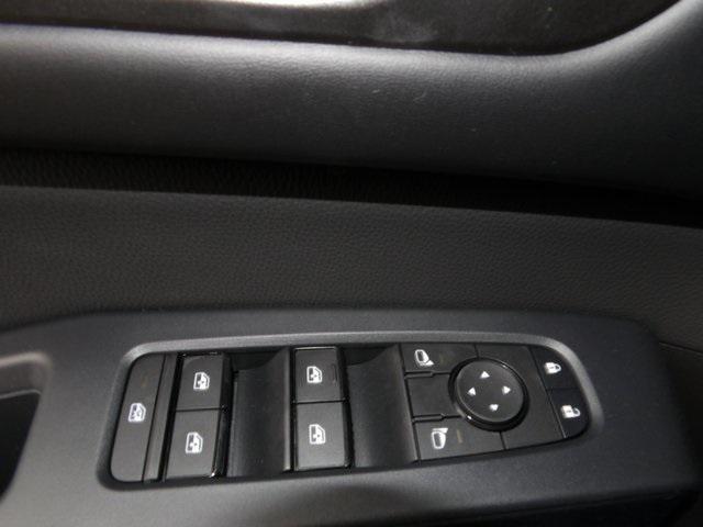 new 2025 Nissan Pathfinder car, priced at $38,276