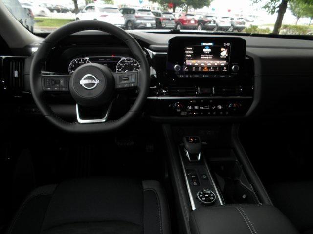 new 2025 Nissan Pathfinder car, priced at $38,276