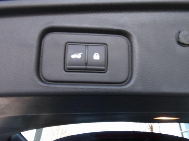 new 2025 Nissan Pathfinder car, priced at $38,276