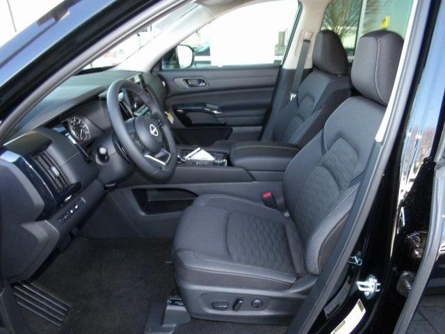 new 2025 Nissan Pathfinder car, priced at $38,276