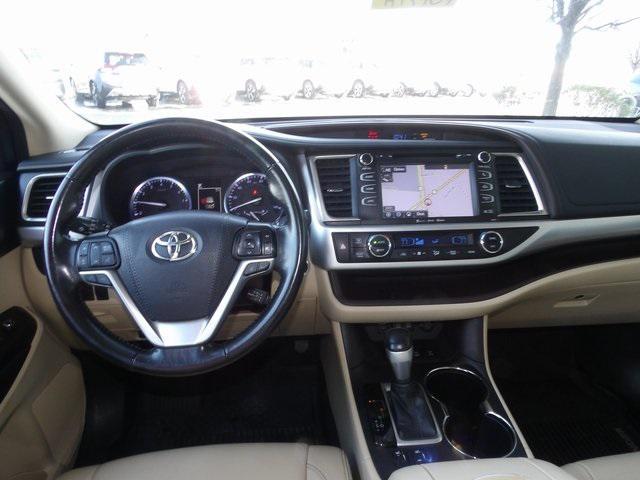 used 2018 Toyota Highlander car, priced at $23,450