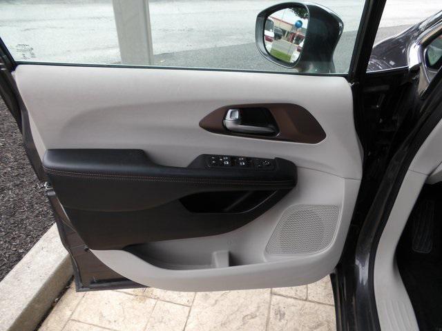 used 2018 Chrysler Pacifica car, priced at $16,947