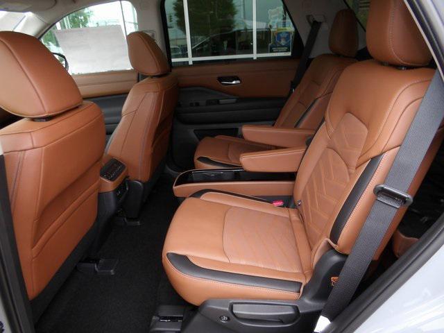 new 2025 Nissan Pathfinder car, priced at $46,742