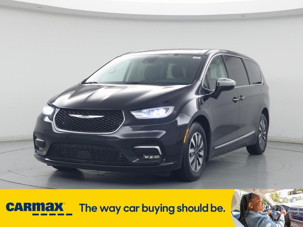 used 2023 Chrysler Pacifica Hybrid car, priced at $32,998
