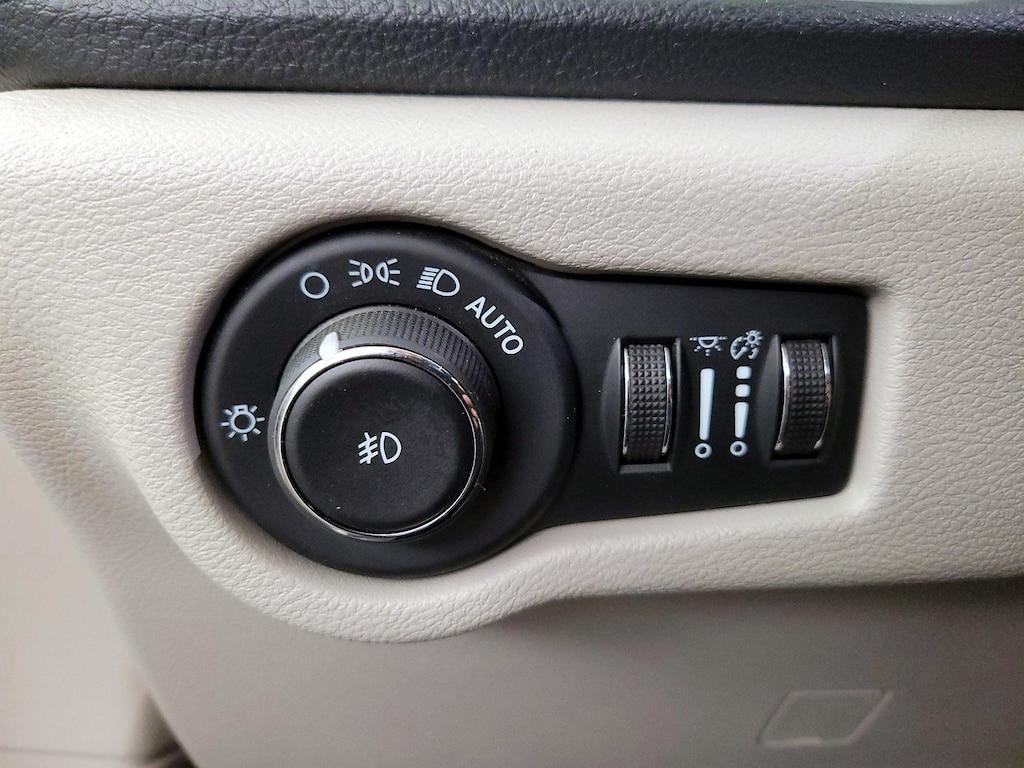used 2023 Chrysler Pacifica Hybrid car, priced at $32,998